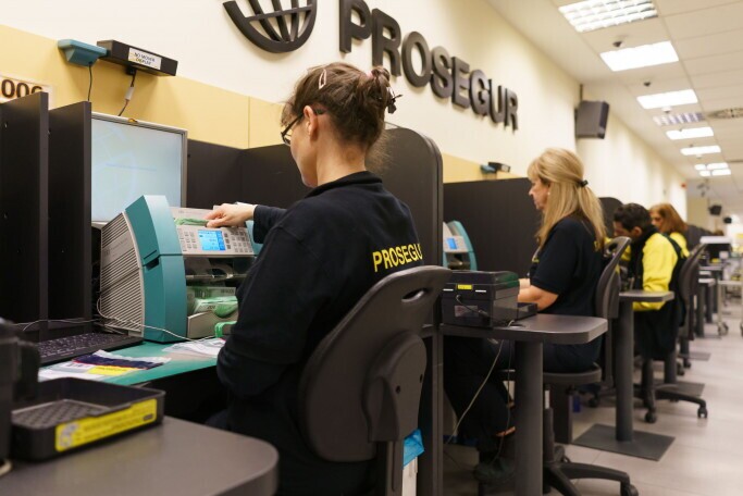 Mitarbeiter (m/w/d) in der Geldbearbeitung, 3. Bild